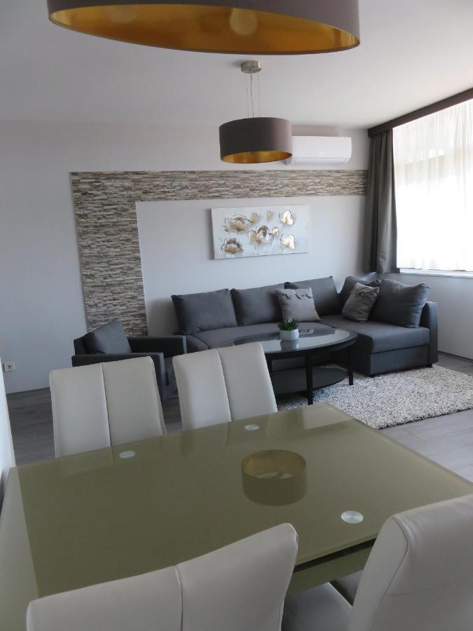 Mosonmagyaróvár City Corner Central מראה חיצוני תמונה